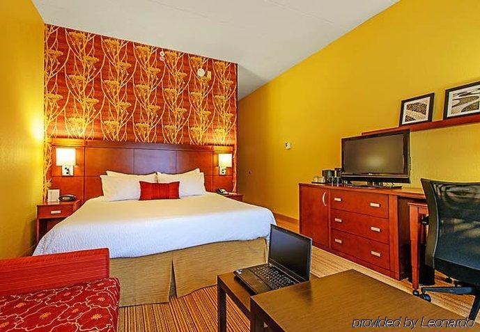 Hotel Courtyard By Marriott Frederick Habitación foto